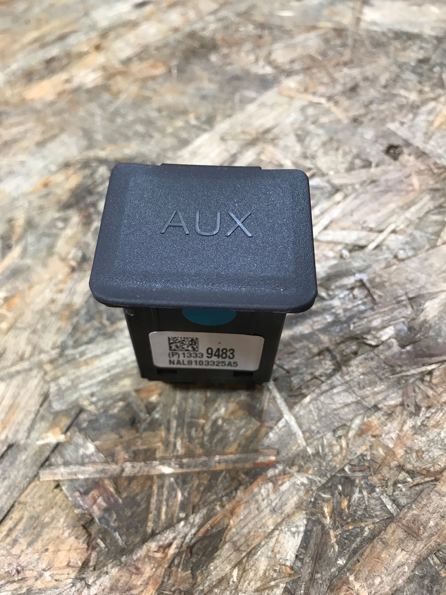 Original Opel Meriva B 1.3 1.4 CDTI 16V Schaltfläche Eingang AUX USB-Anschluss NEU