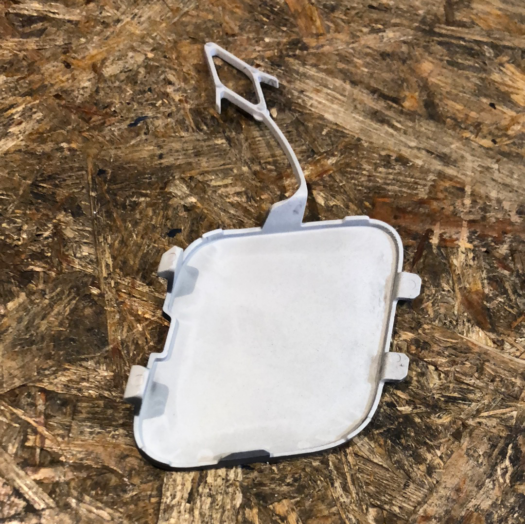 Original GM Opel Astra J Caravan Kappe Blende Abschleppöse Neu