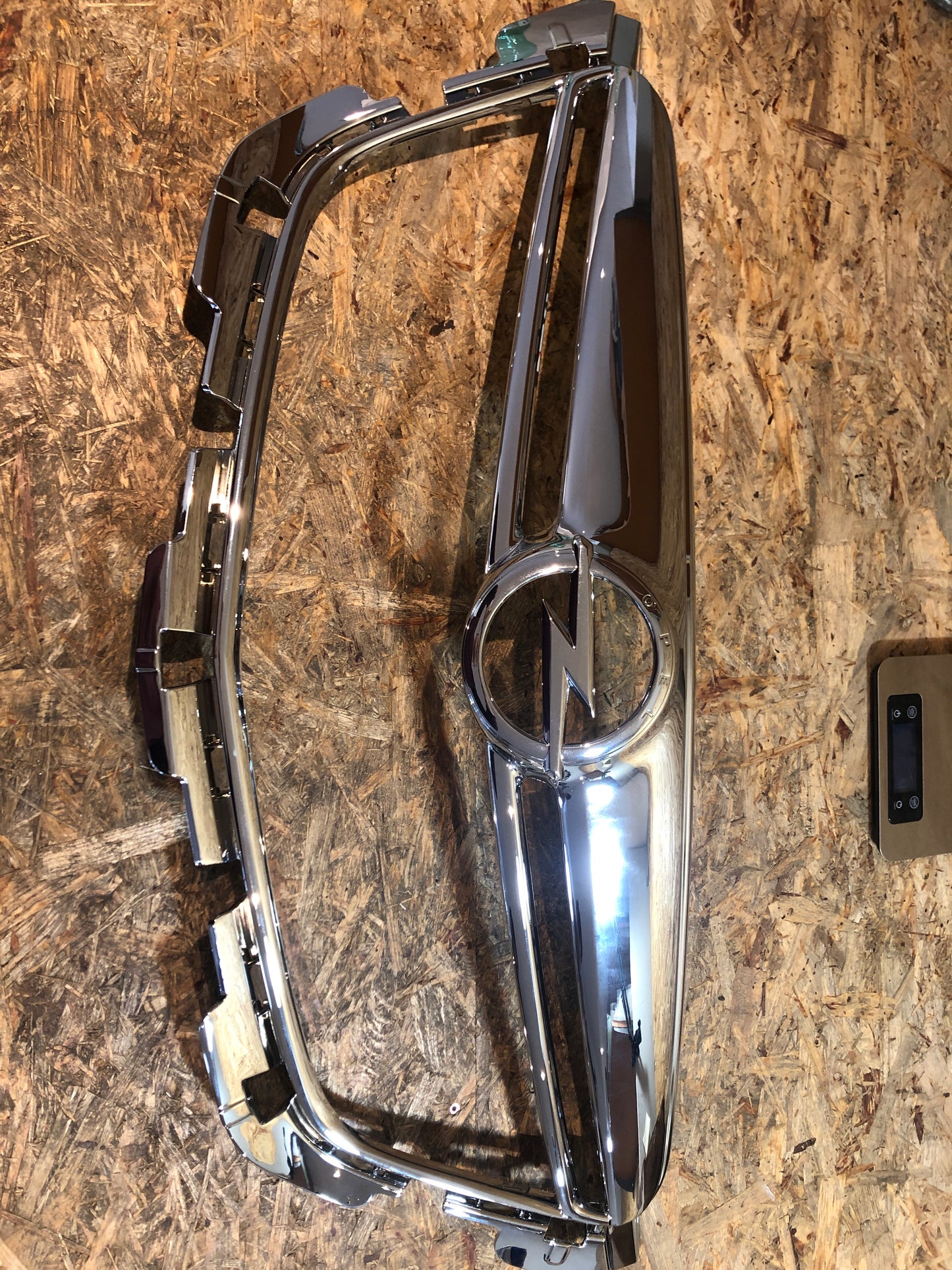 Original GM Opel Mokka Kühlergrill Formstück & Emblem Neu