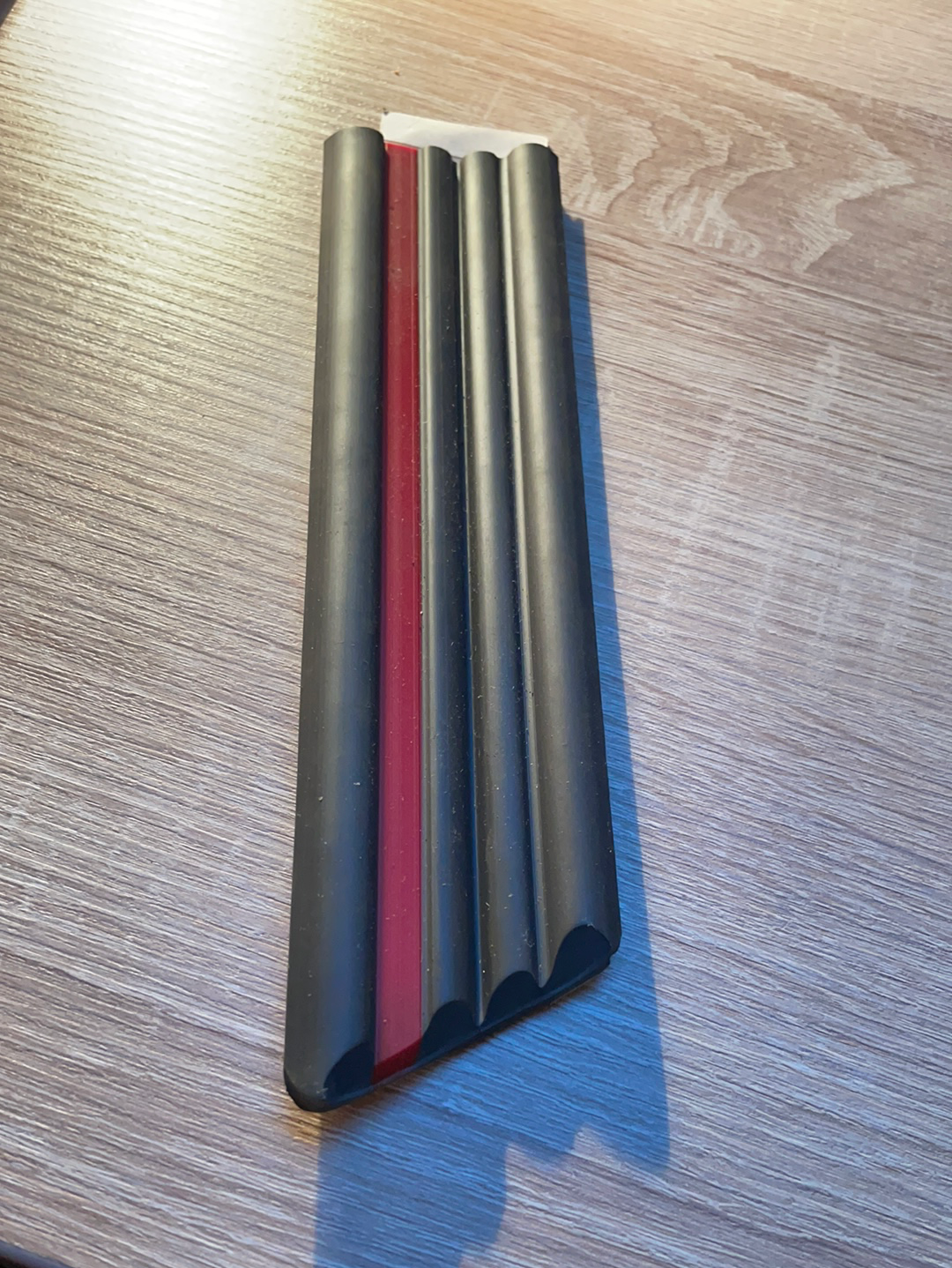 Original GM Opel Kadett E Zierleiste Kotflügel mit roten Streifen links Neu