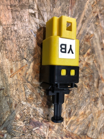 Original GM Chevrolet Aveo Lacetti Bremslichtschalter Neu