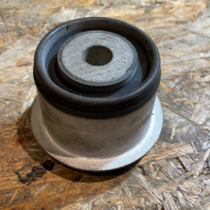 Original GM Opel Vectra B Lagerung Achskörper Hinterachse vorne beidseitig Neu