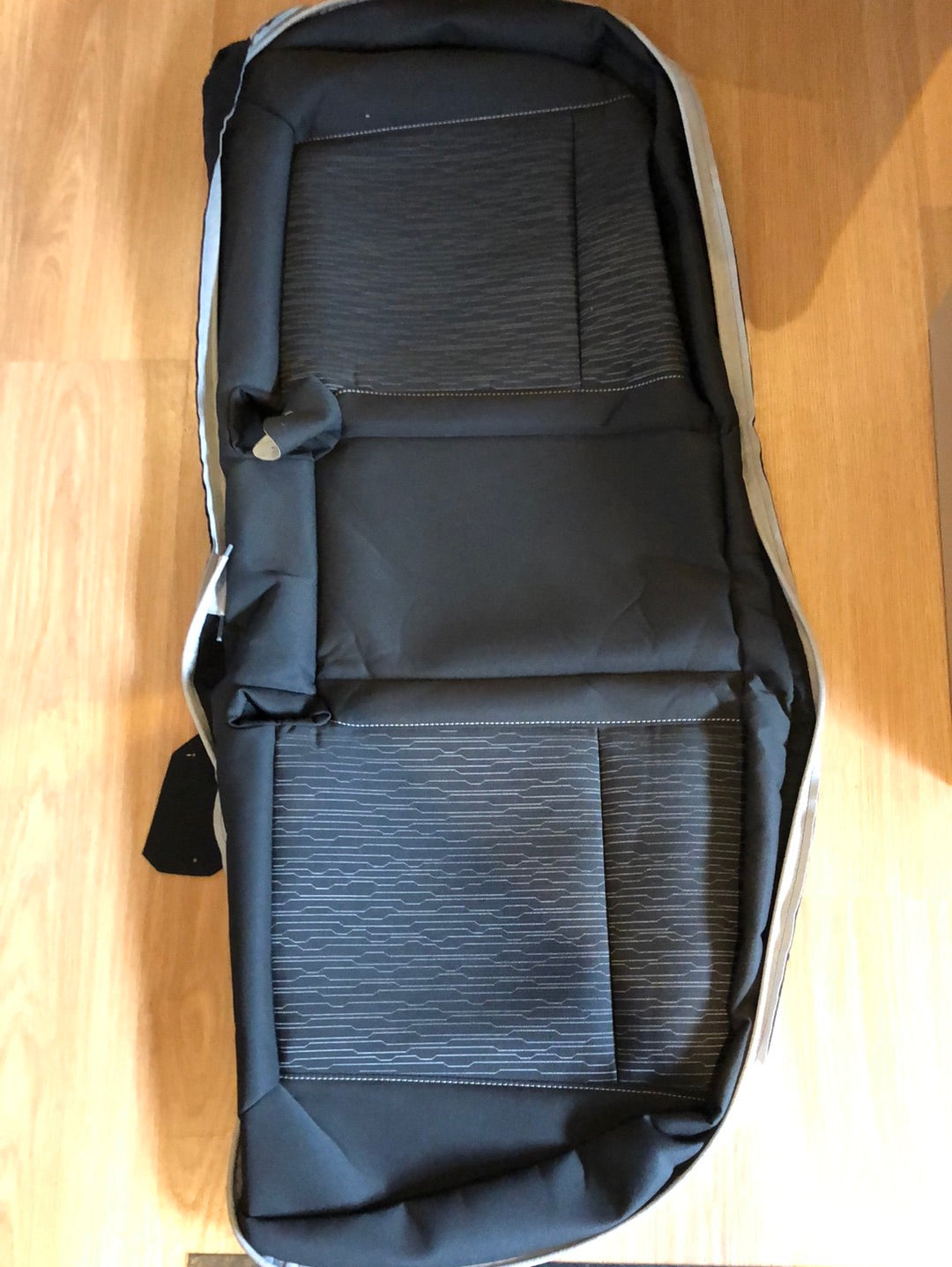 Original GM Opel Astra J Sitzbezug hinten Schwarz Neu