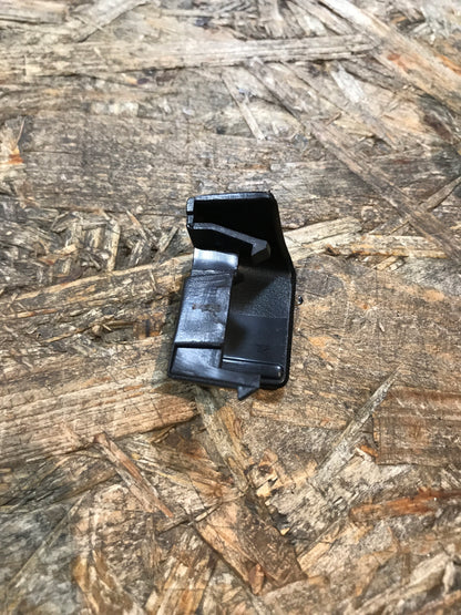 Original Opel Astra J Kappe Ecke Frontverkleidung Rechts NEU