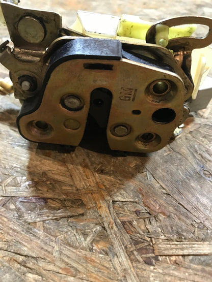 Original Opel Calibra Türschloss vorne rechts NEU