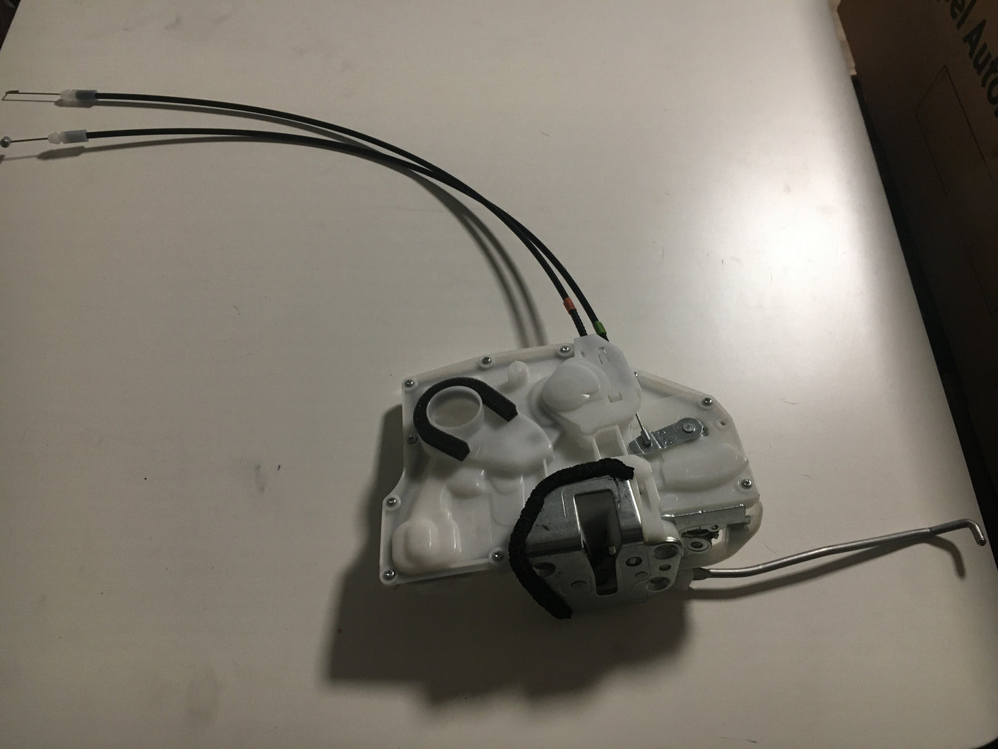 Original Agila B Schliessteil Vordertür NEU