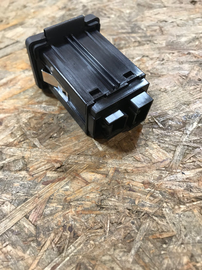 Original Opel Meriva B 1.3 1.4 CDTI 16V Schaltfläche Eingang AUX USB-Anschluss NEU