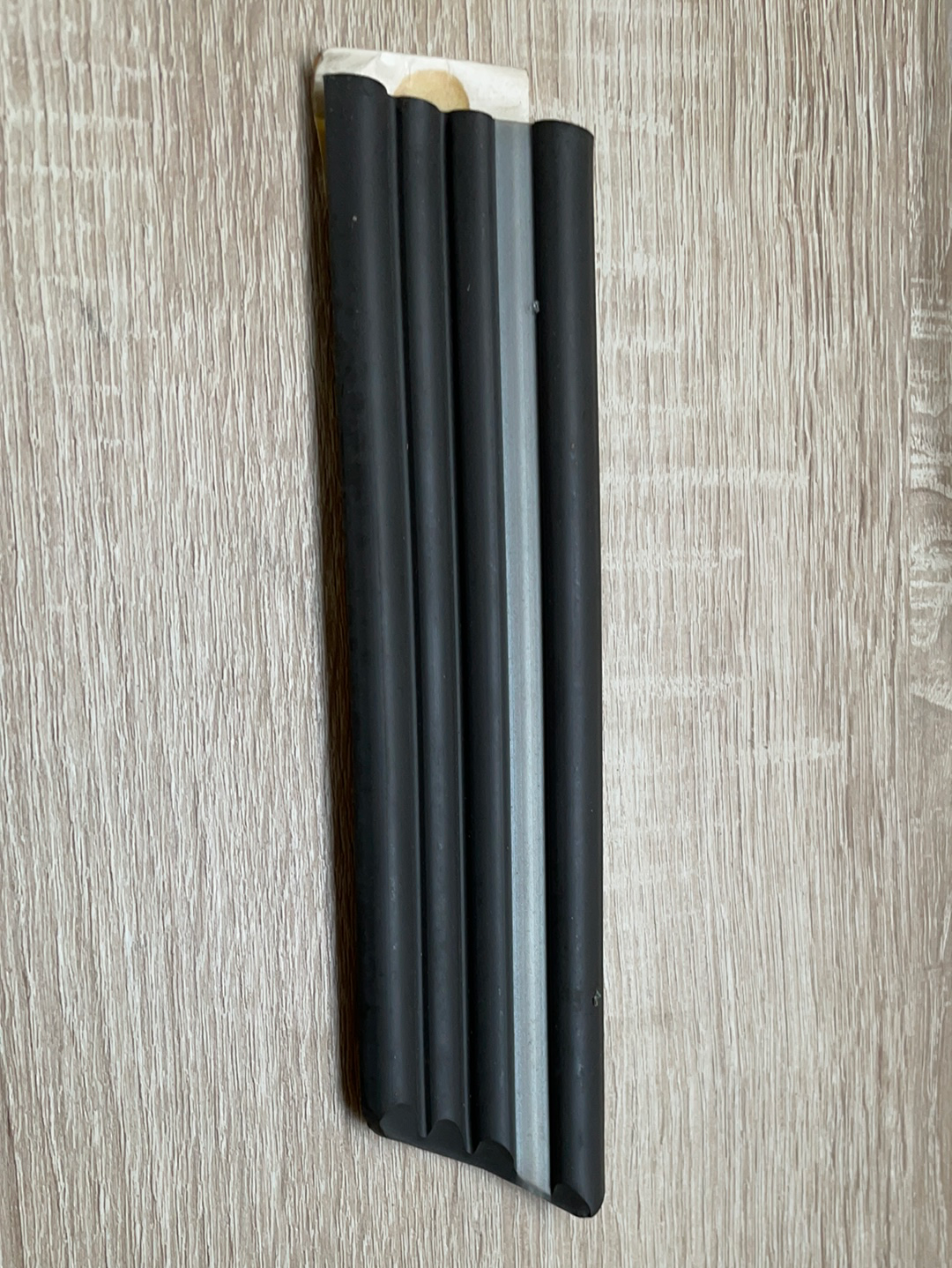 Original GM Opel Kadett E Zierleiste Kotflügel unten rechts grau mit Silberstreifen  Neu