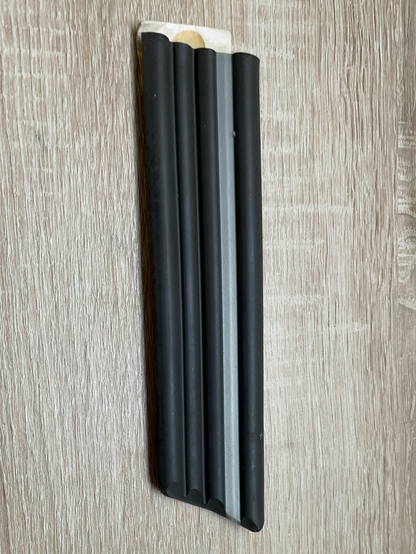 Original GM Opel Kadett E Zierleiste Kotflügel unten rechts grau mit Silberstreifen  Neu