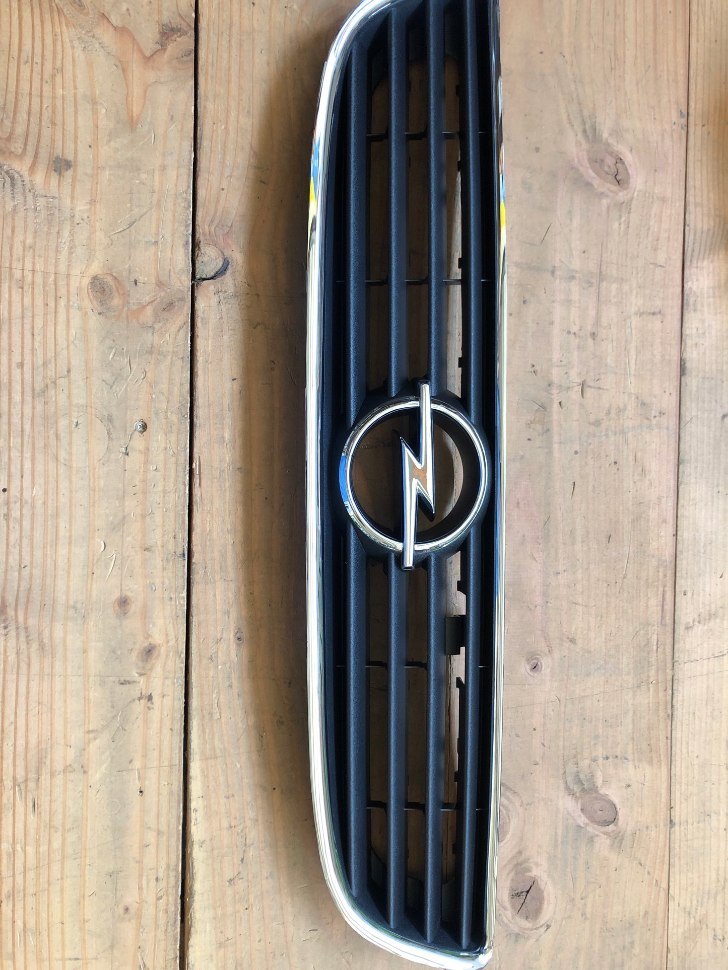 Original GM Opel Zafira A Frontgrill Neu