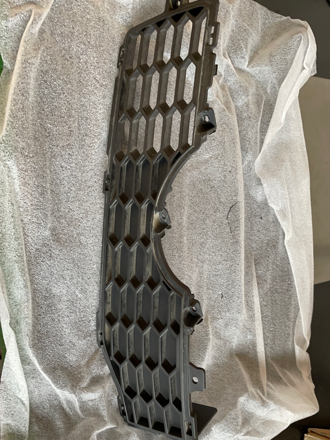 Original GM Daewoo Kalos Grilleinsatz Neu