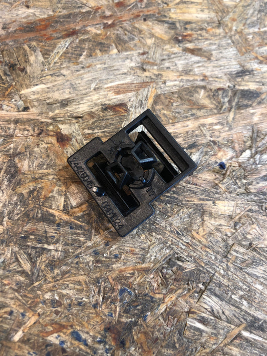 Original GM Opel Vectra C Montageklammer Einstiegsverkleidung Neu