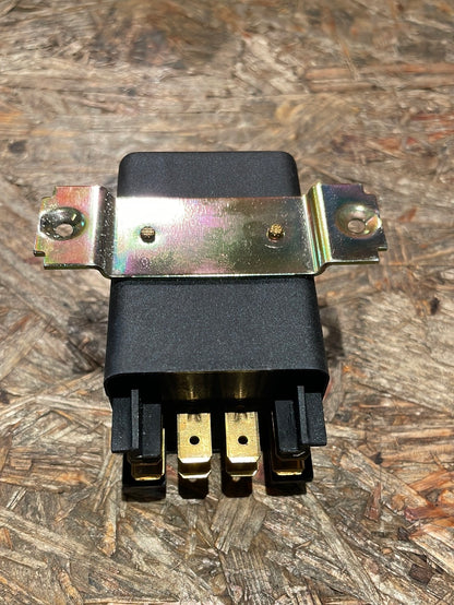 Original GM Opel Kadett E Licht Relais Neu