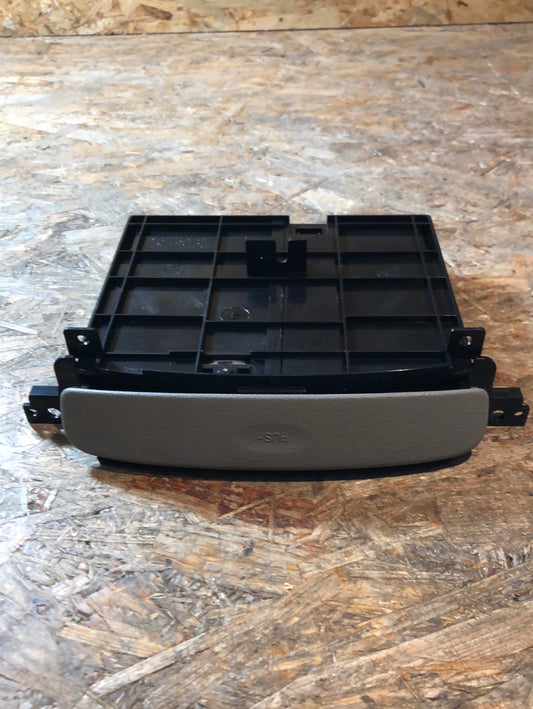 Original GM Chevrolet Tacuma Rezzo Becherhalter Mittelteil Konsole Neu