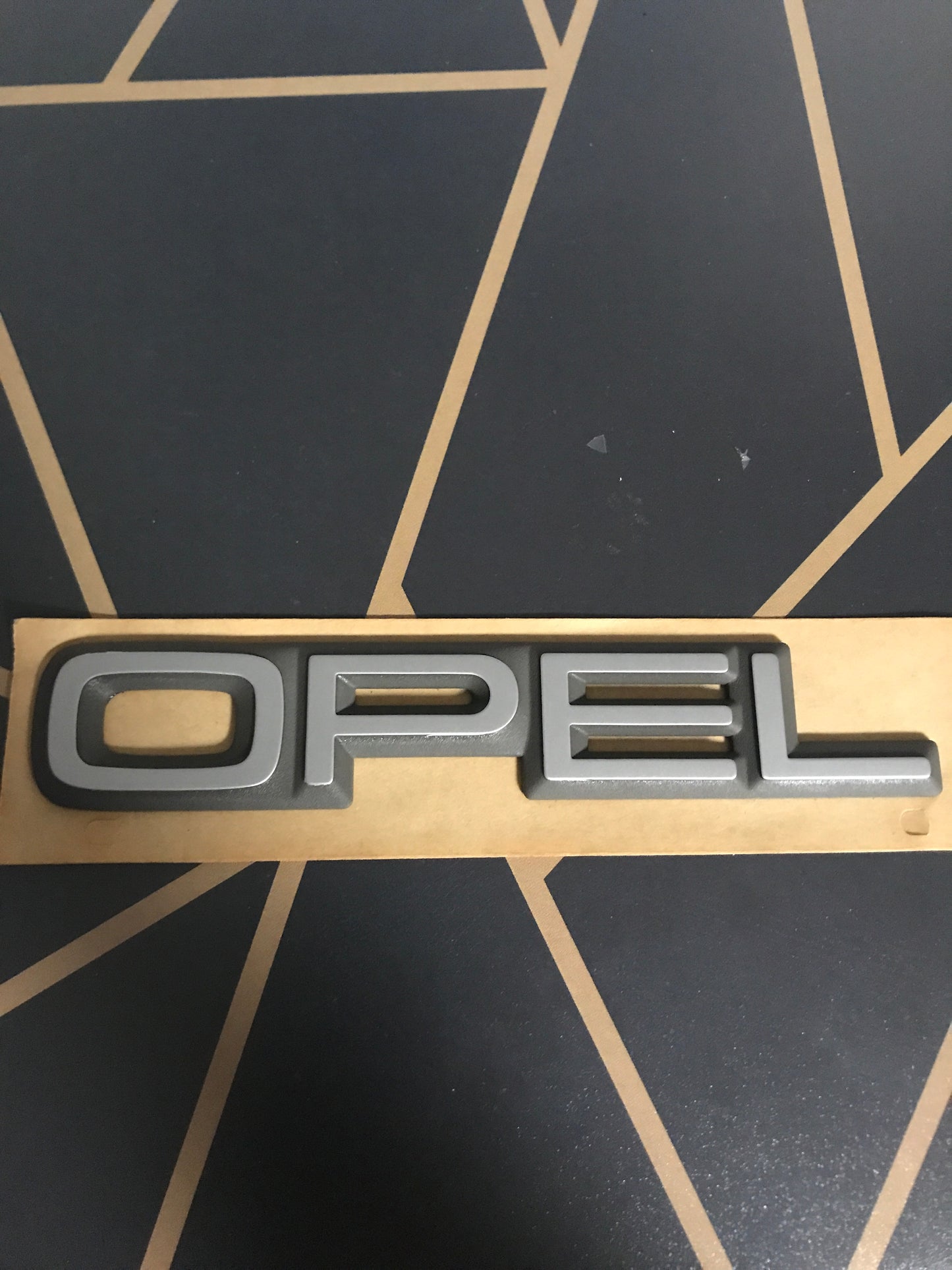 Original  Opel Emblem für Kadett Corsa Omega Senator NEU