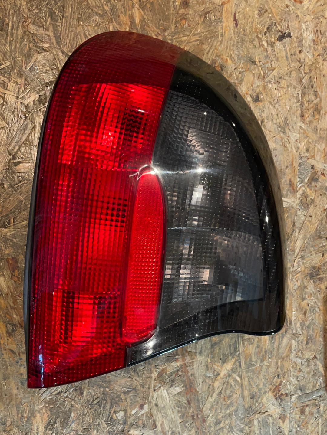Original GM Opel Tigra A Rückleuchte hinten links Hersteller Valeo Neu