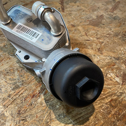Original GM Opel Astra J Insignia 2,0 CDTI Ölfiltergehäuse Motorkühler Neu