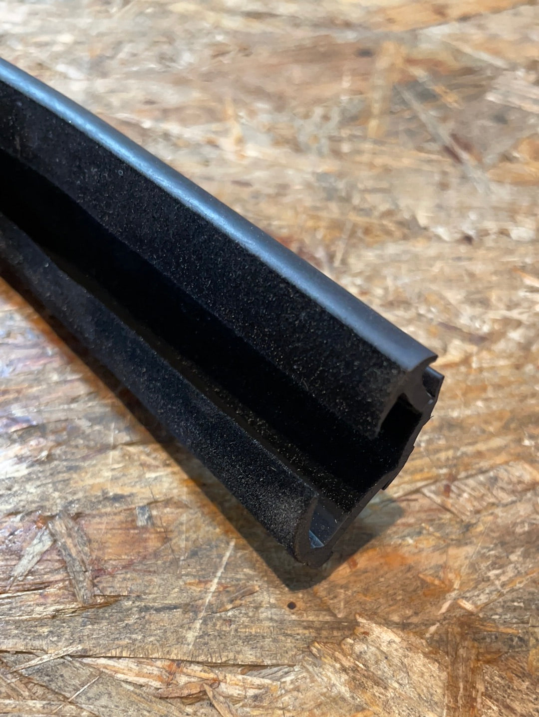 Original GM Opel Meriva A Fensterführung Scheibendichtung hinten rechts Neu