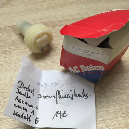 Original GM Opel Ascona C Corsa A Kadett E Deckel Bremsflüssigkeitsbehälter Neu