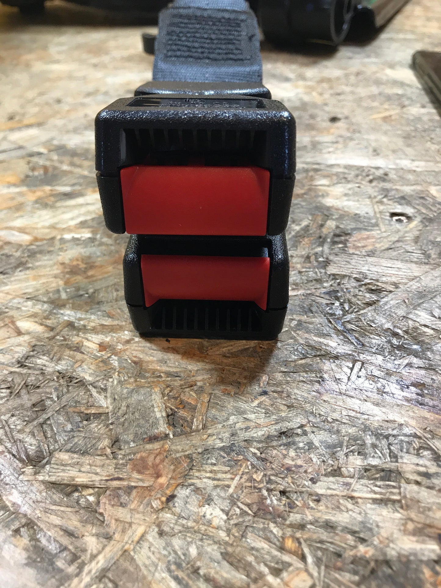 Original Opel Astra G/F Corsa B Gurtschloss hinten NEU