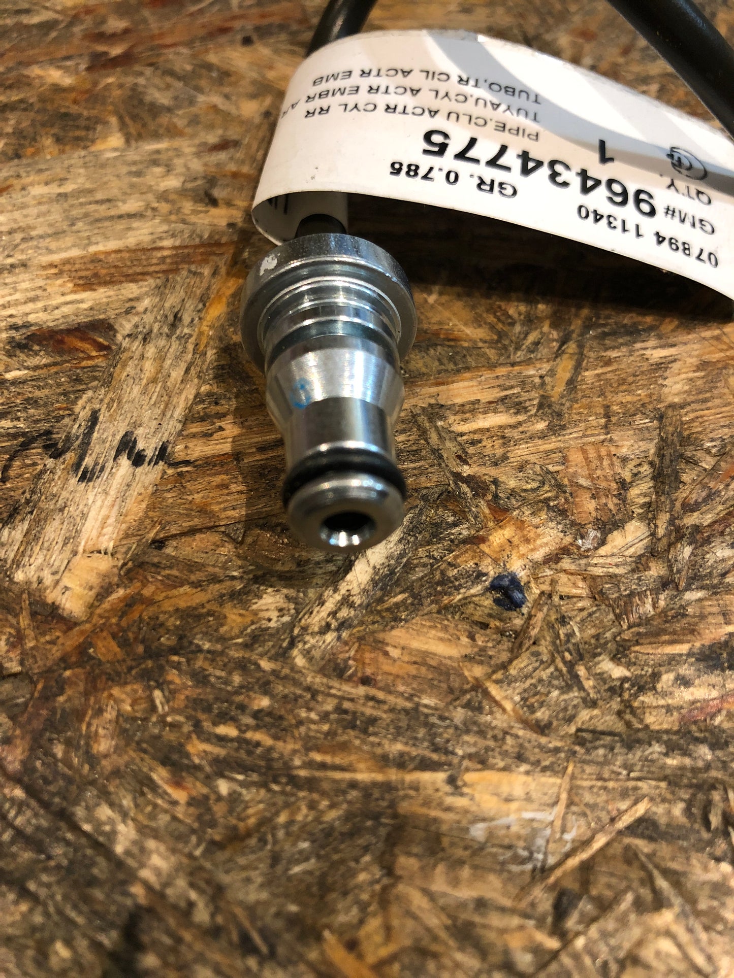 Original GM Opel Antara Rohr Kupplungsnehmerzylinder Neu