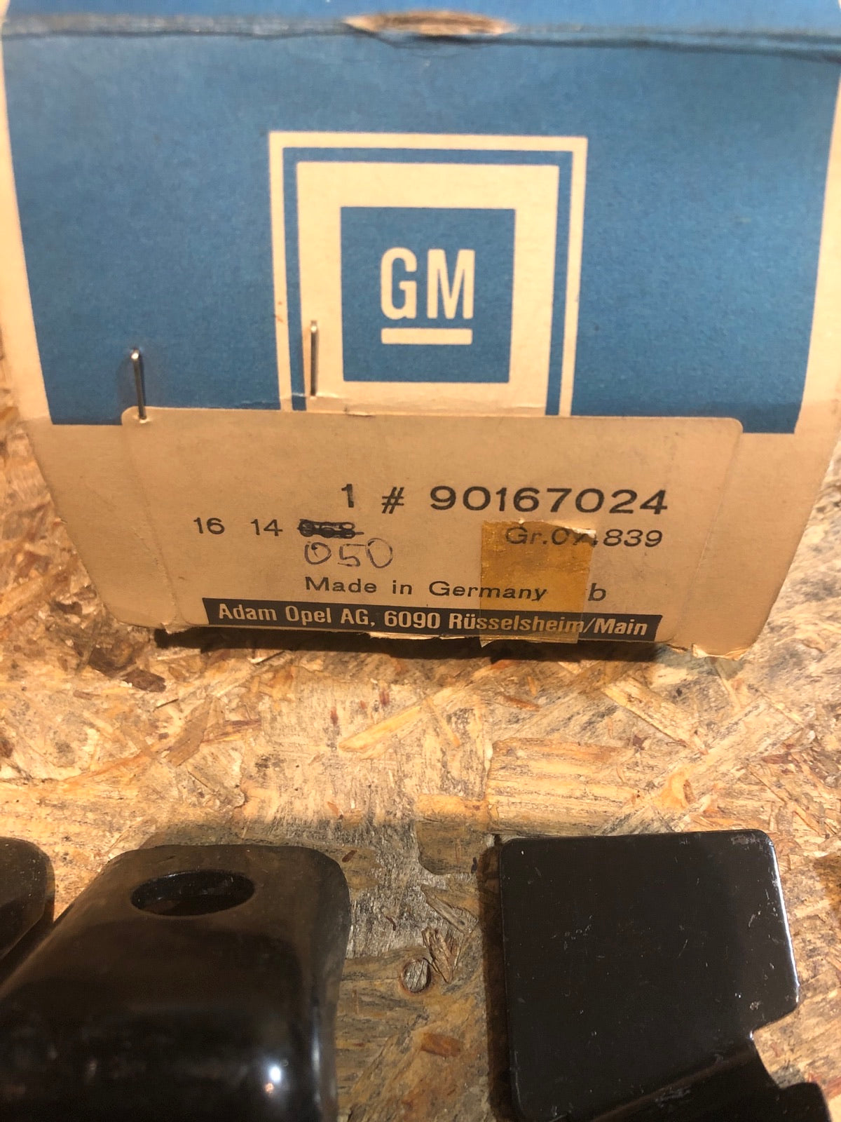 Original Opel Manta B Halter Stoßstange hinten Neu
