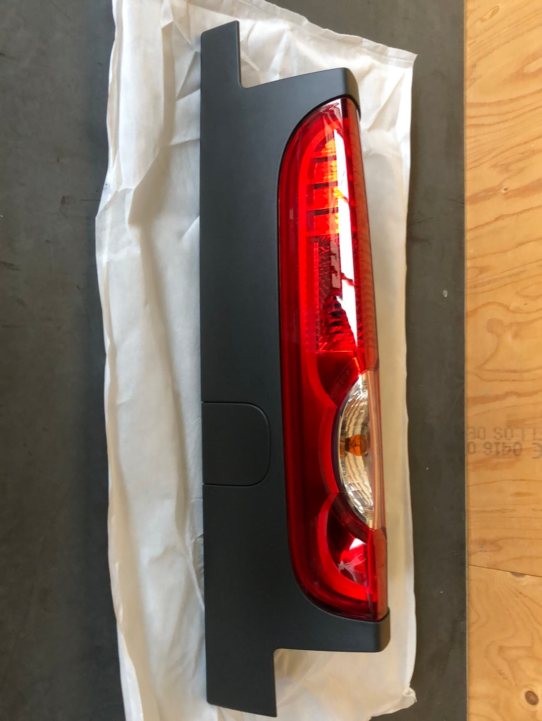 Original GM Opel Vivaro A Rückleuchte links Neu