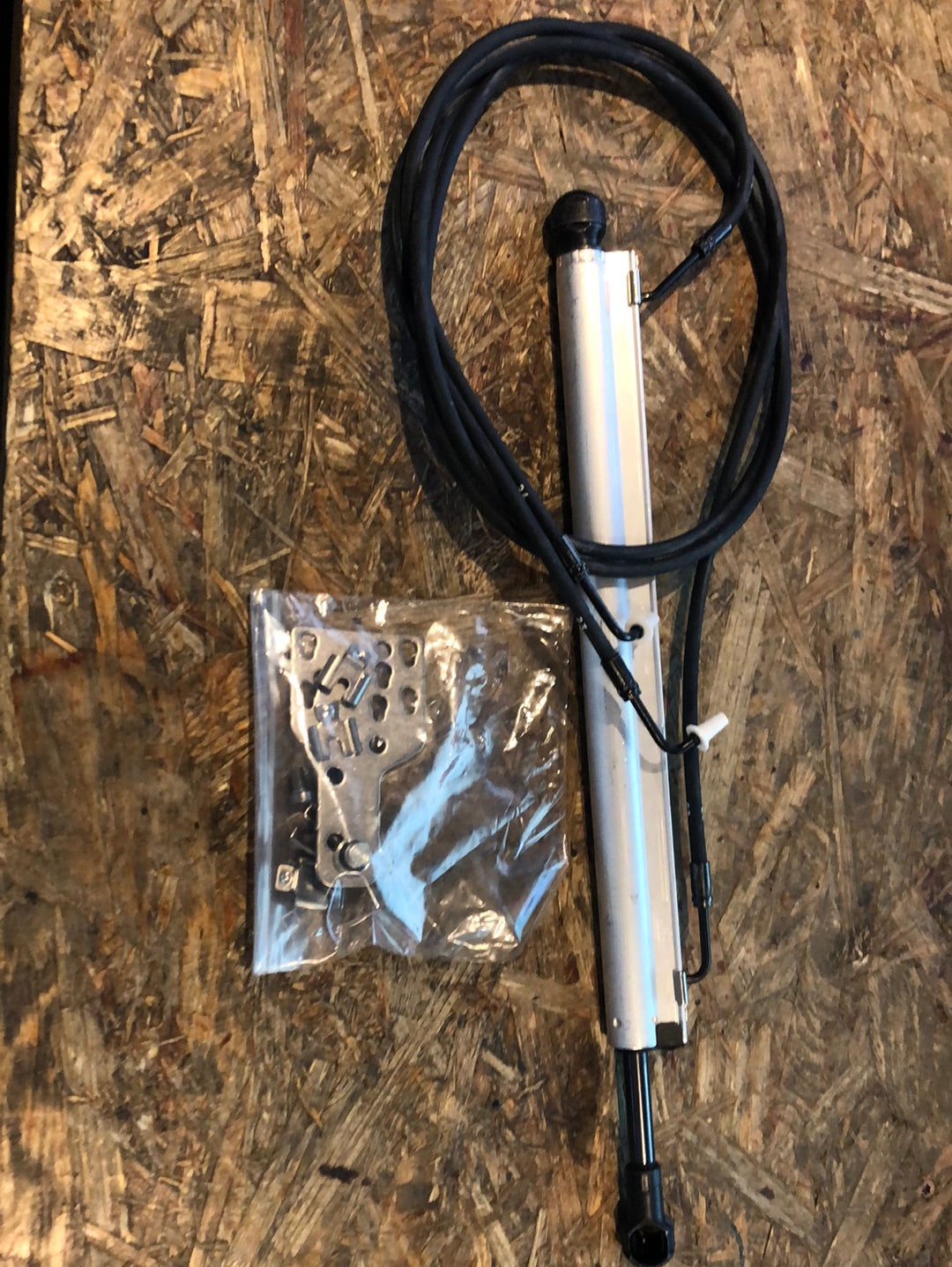 Original GM Opel Tigra TwinTop 1.8 92kW Dämpfer Hydraulikzylinder rechts Neu