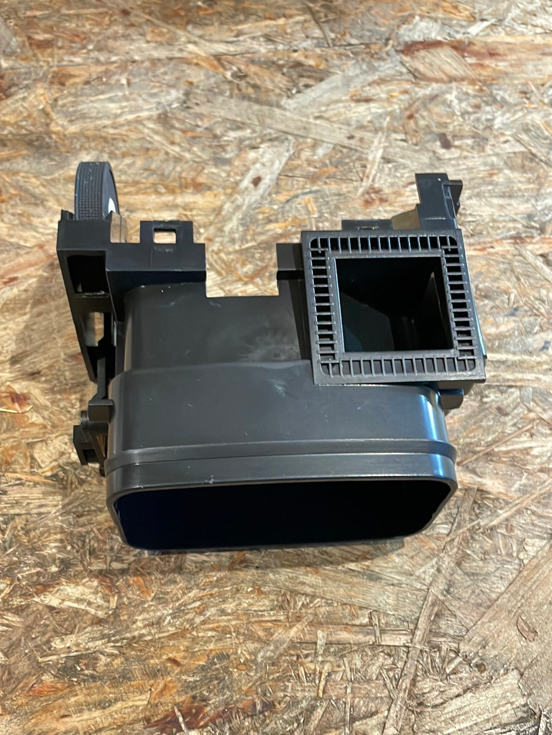 Original GM Opel Astra F Gehäuse Luftdüse links Neu