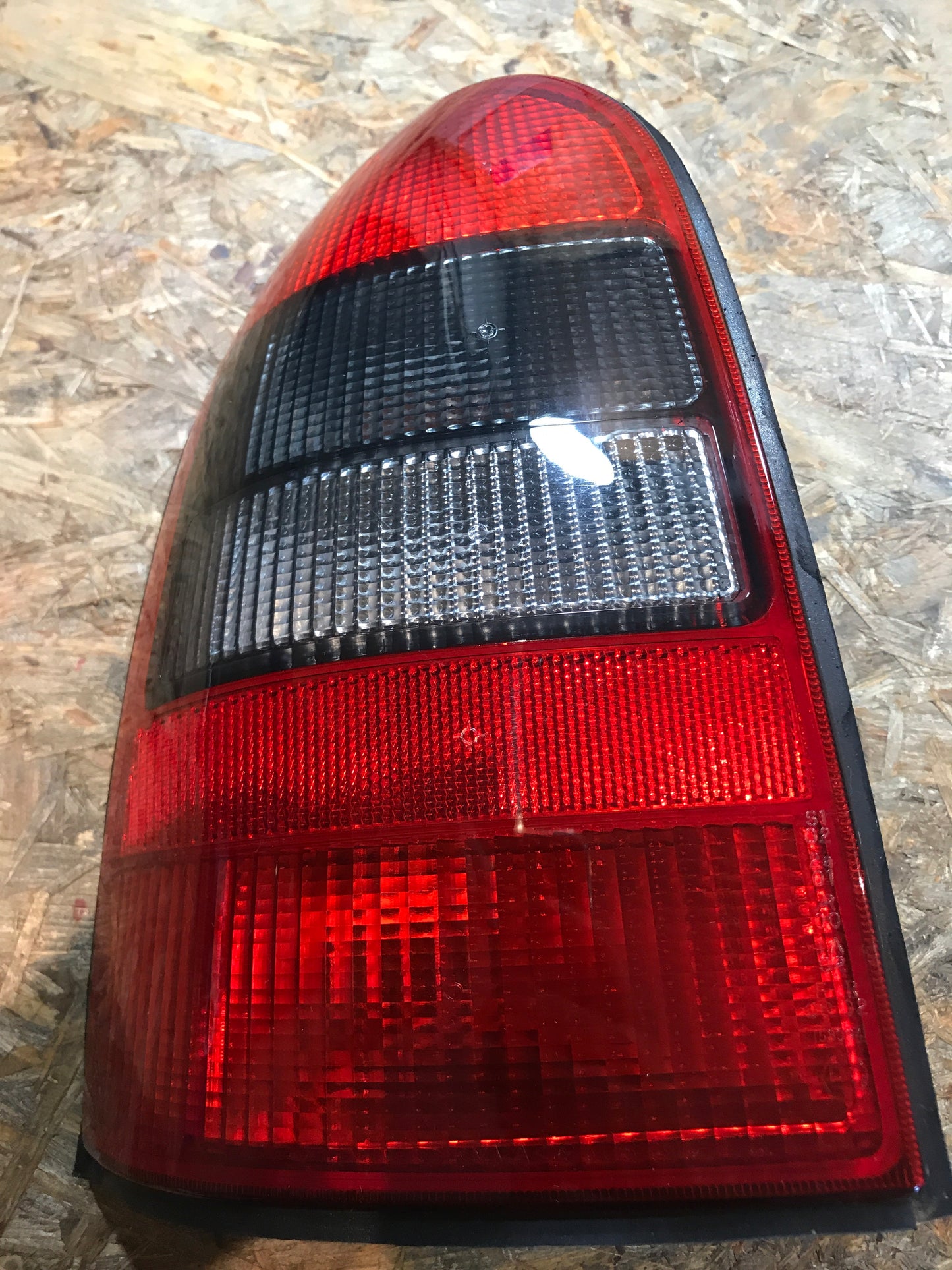 Original Opel Vectra B Caravan Rücklicht links NEU