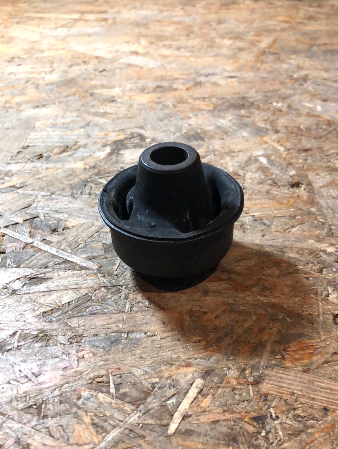 Original GM Opel Calibra Dämpfungsbuchse vorne Neu