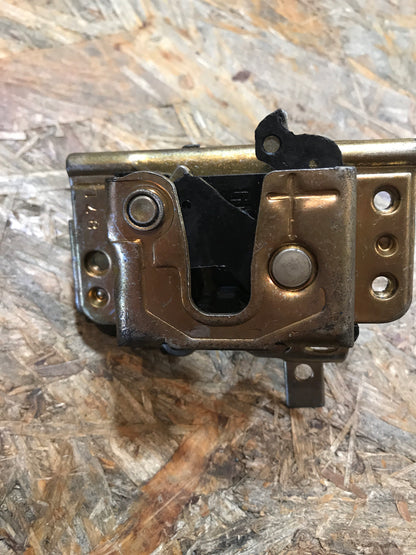 Original Opel Kadett E Corsa A Türschloss vorne rechts NEU