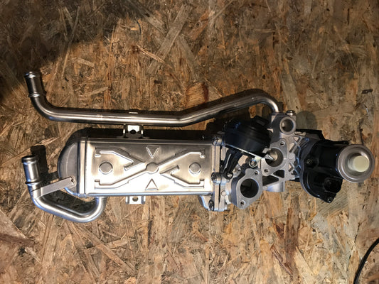 Original Seat Ibiza IV / Ibiza IV ST / Ibiza IV Sportcoupe / Skoda Fabia II / Fabia II Combi / Roomster / Roomster Praktik / VW Polo 1.2 DTI AGR-Ventil mit Kühler + Dichtungssatz NEU