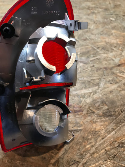 Original Opel Insignia Sports Tourer Rückleuchte Kofferraum hinten rechts NEU