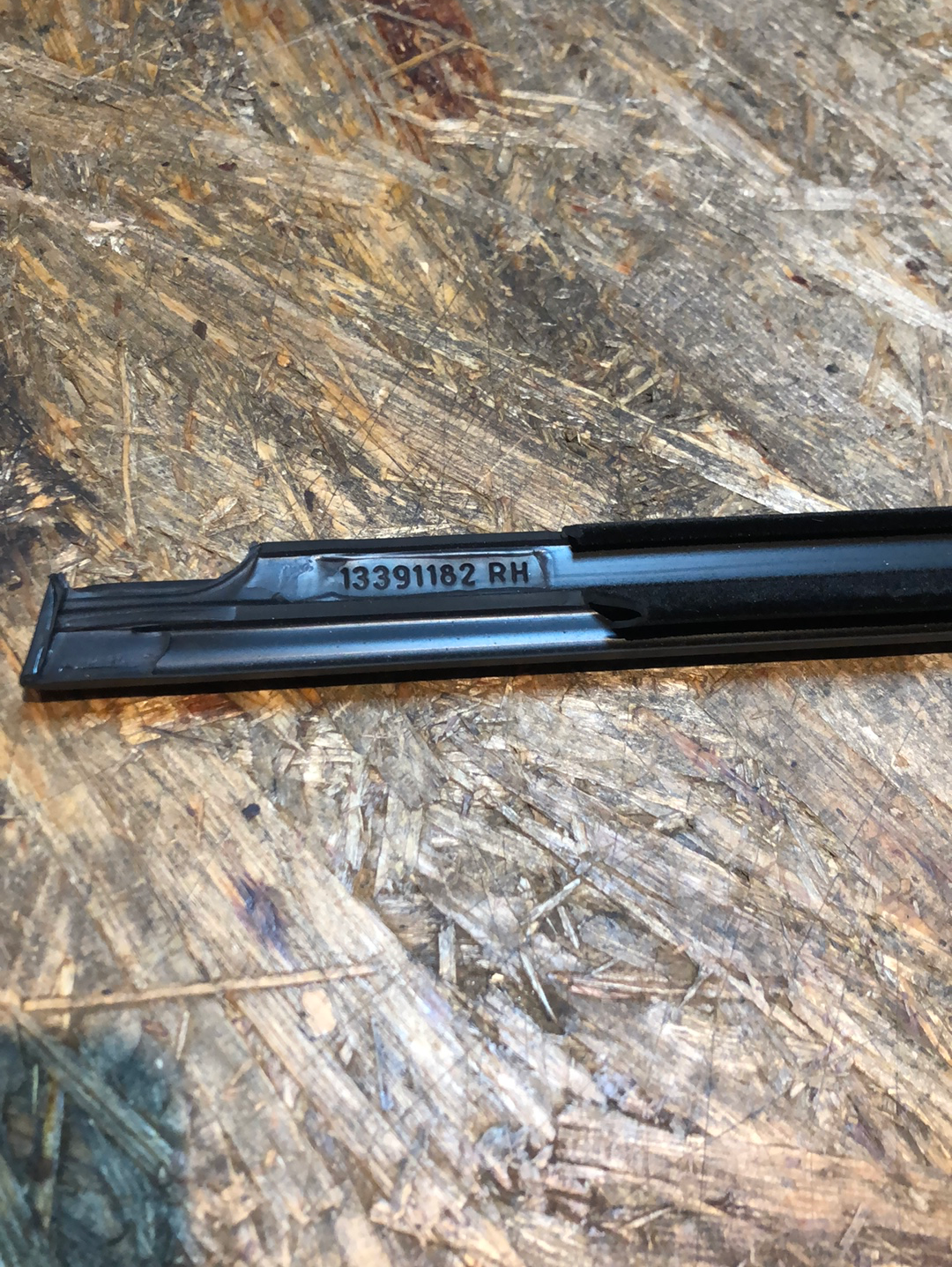 Original GM Opel Astra J Dichtstreifen Fenster außen rechts hinten Neu