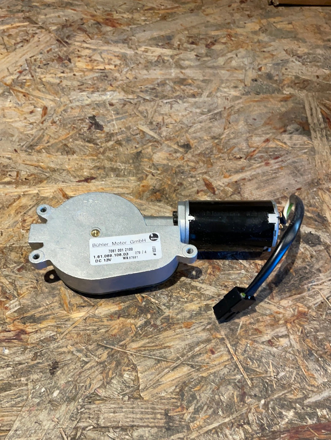 Original GM Opel Omega B Stellmotor Heckscheibenrollo Neu