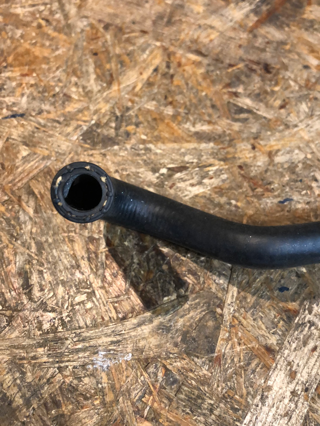 Original GM Opel Zafira A OPC 220LET Wasserschlauch Vorlauf Turbolader Neu