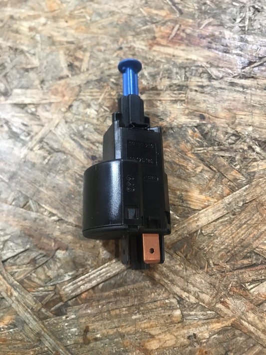 Original Opel Vectra B Bremslichtschalter NEU