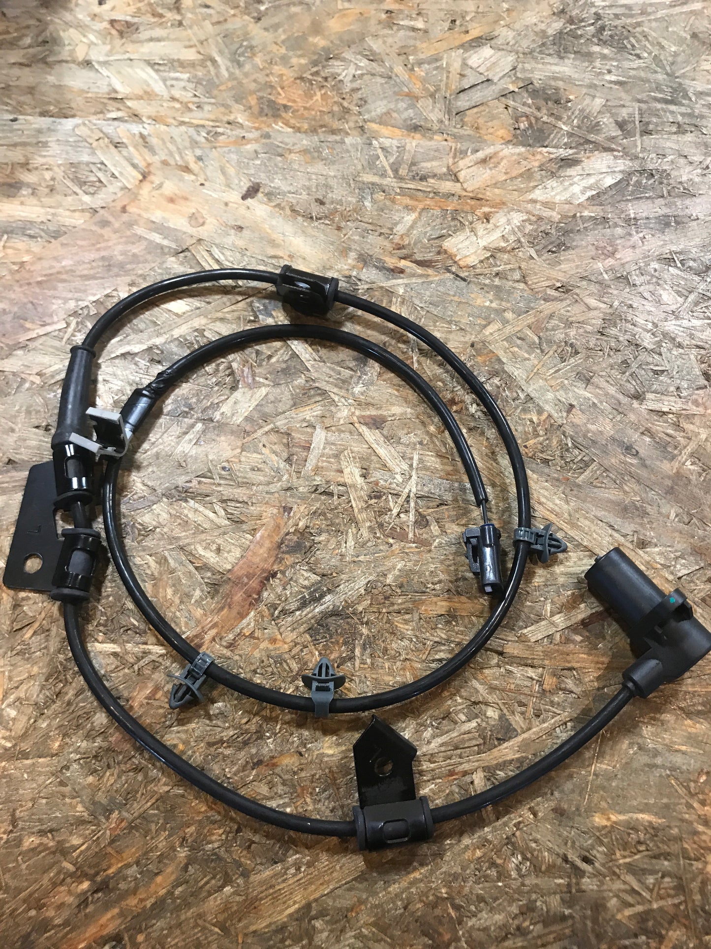 Hyundai Coupe 01-08 ABS-Sensor vorne links NEU