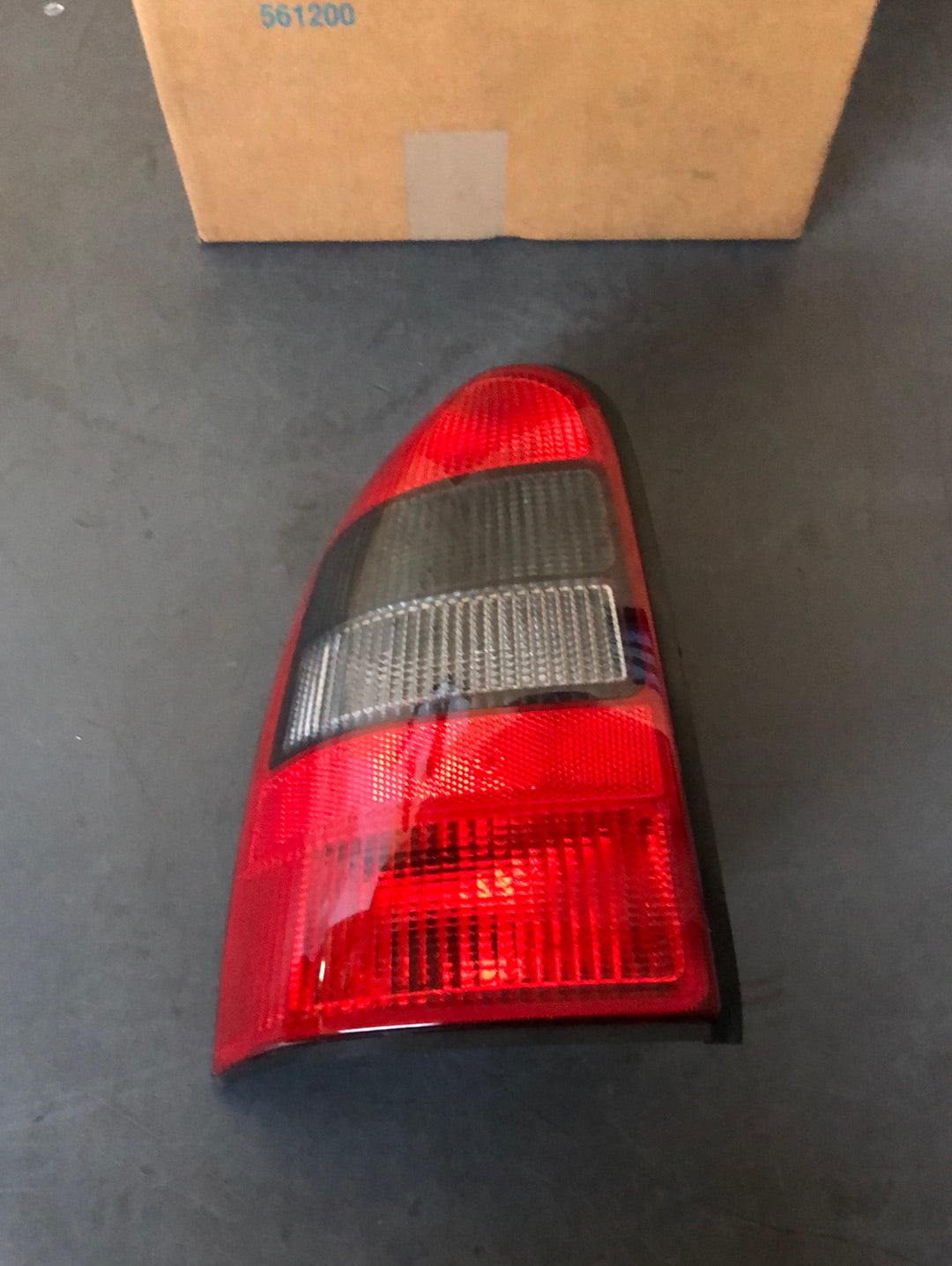 Original GM Opel Vectra B Caravan Rücklicht links Neu