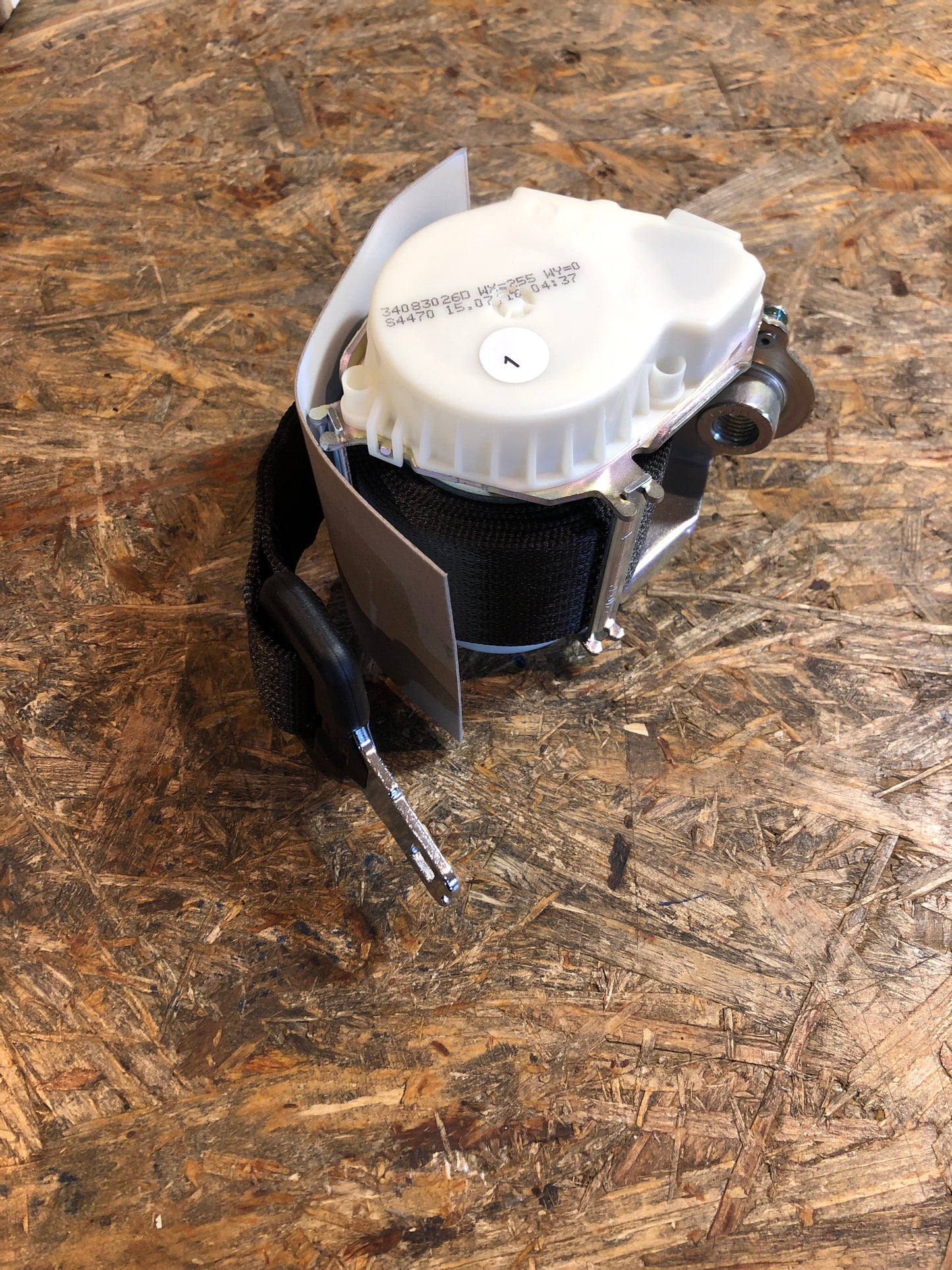 Original GM Opel Meriva B Sicherheitsgurt Rücksitzbank hinten Mitte Neu