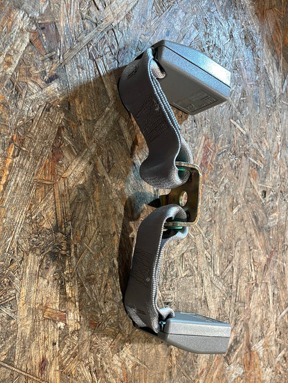 Original GM Opel Omega B Beckengurt Schloß grau rechts Neu