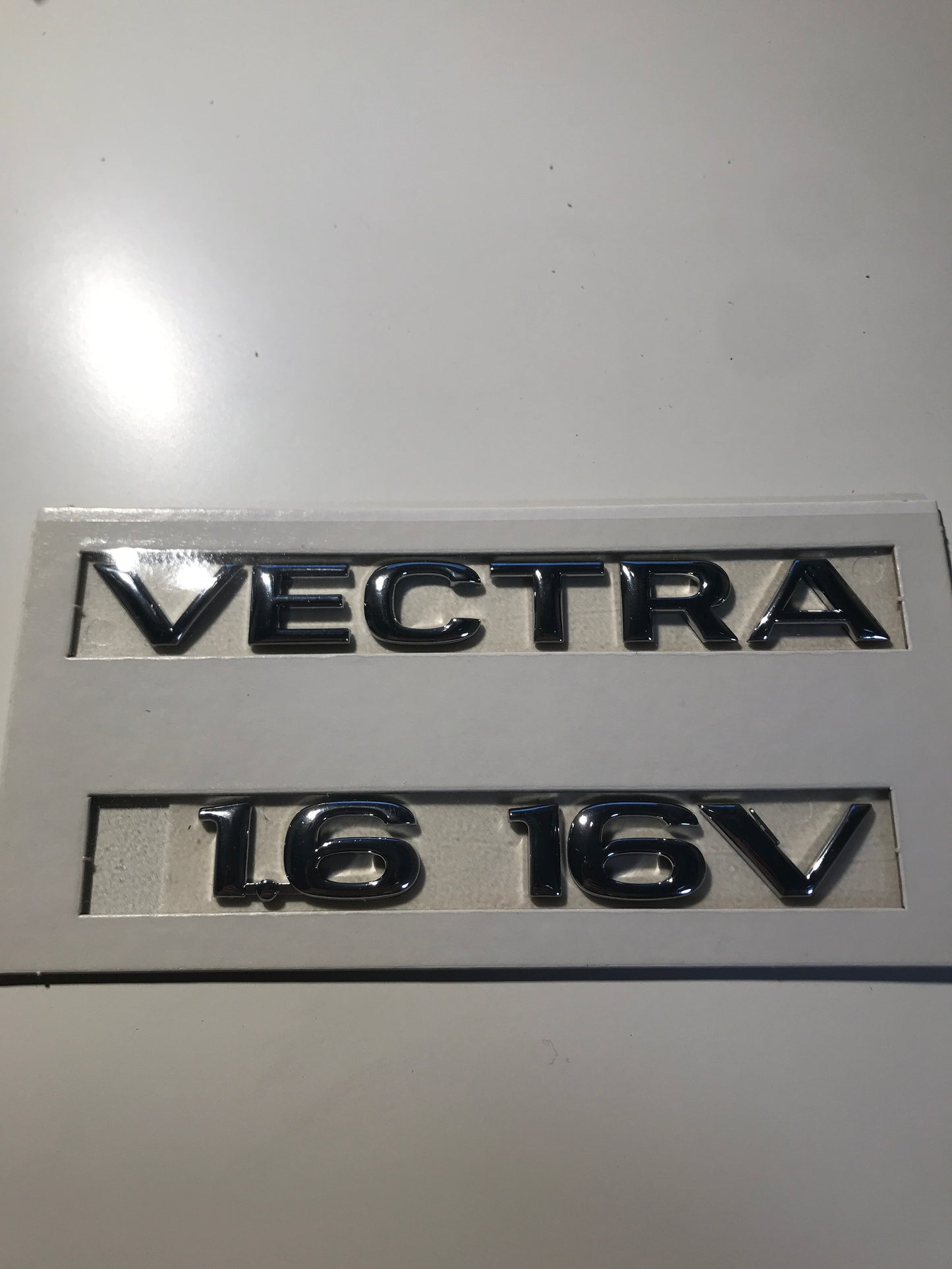 Original Vectra B 1,6 16 v Schriftzug Heck NEU
