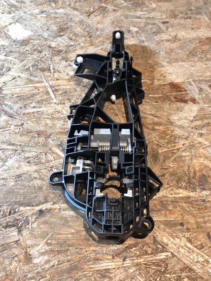 Original GM Opel Astra K Halterung Türgriff vorne links Neu
