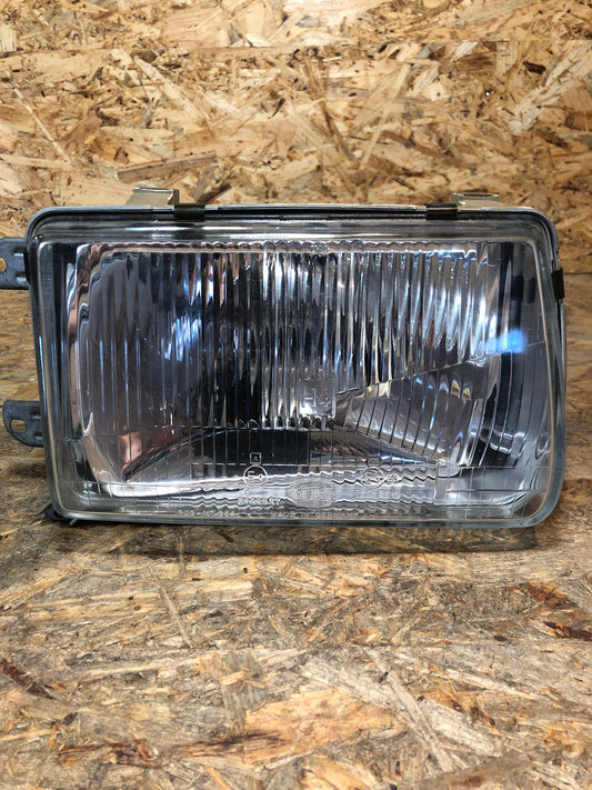 Original Audi 100 Scheinwerfer links