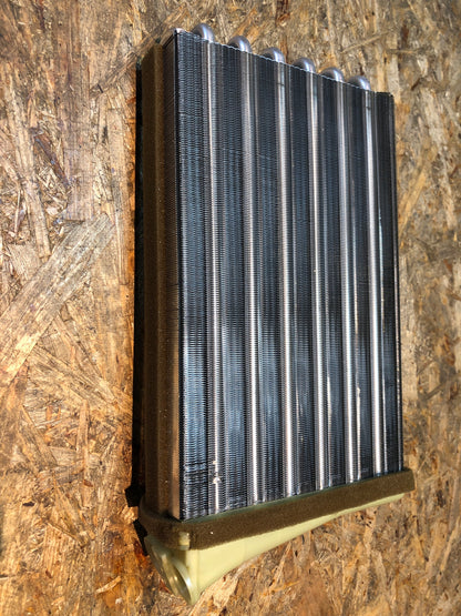 Original GM Opel Omega B Caravan Heizkühler Wärmetauscher Neu