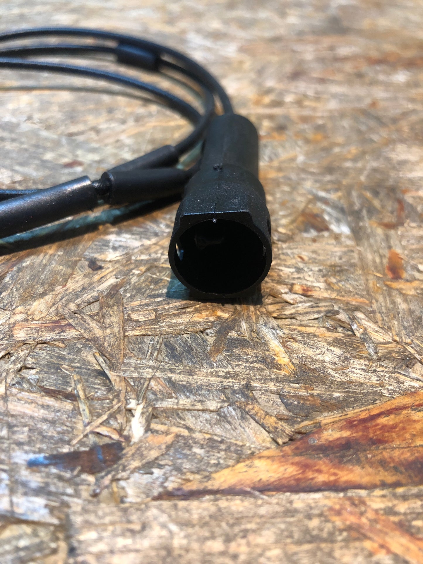 Original GM Opel Kadett E Rekord E1 Caravan 2.2 E Sensor Bremsverschleiß vorne Neu