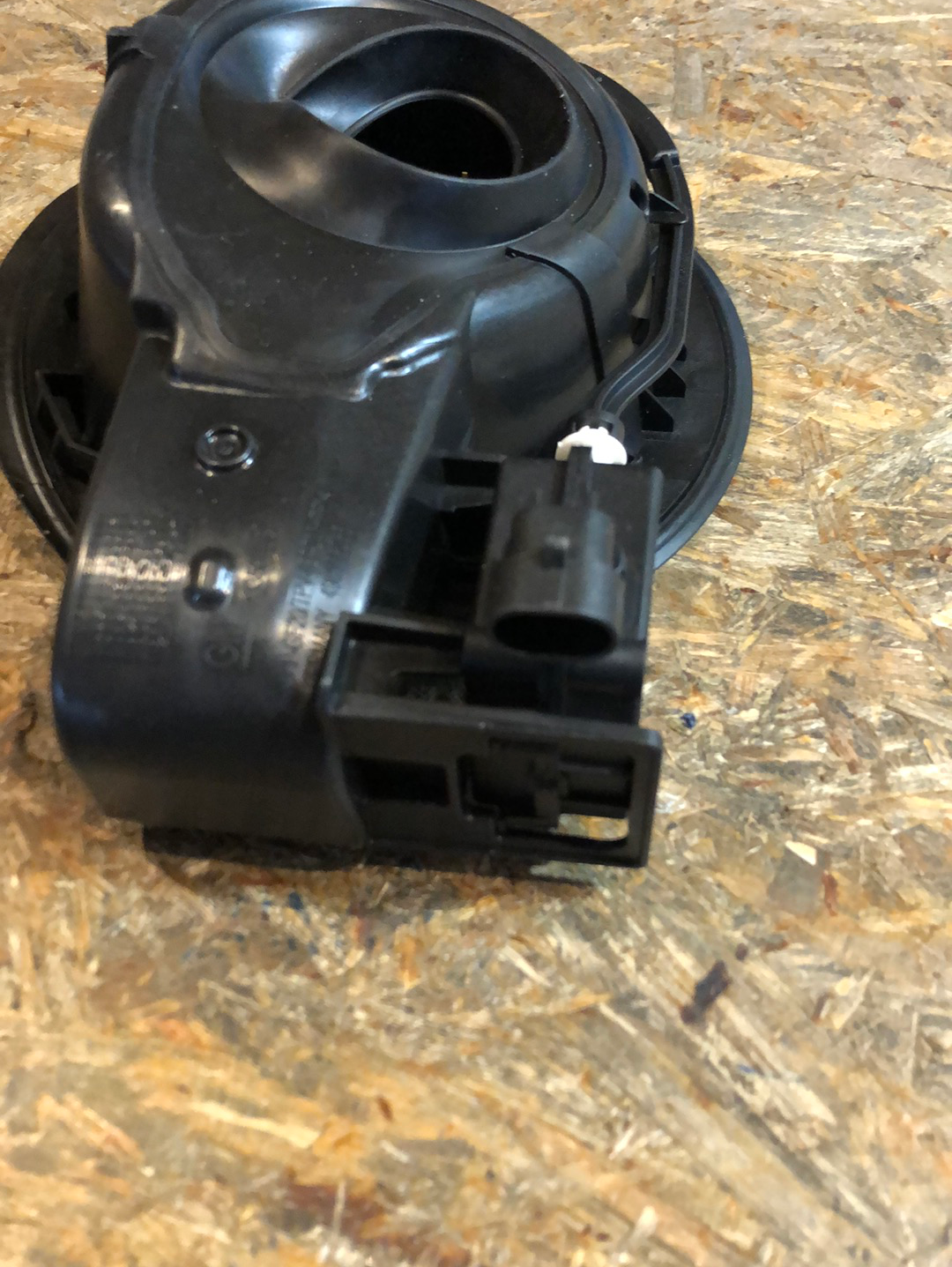Original GM Opel Astra J Tankdeckel Tankklappe Neu