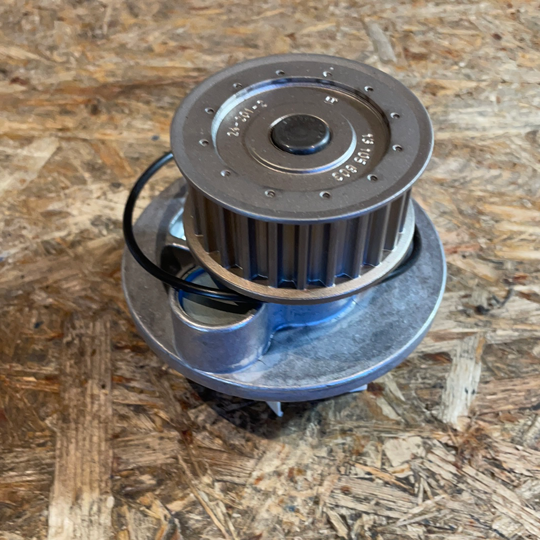 Original GM Opel Wasserpumpe Neu