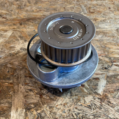 Original GM Opel Wasserpumpe Neu